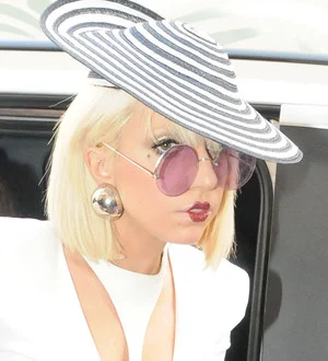 Lady Gaga teacup sells for,000