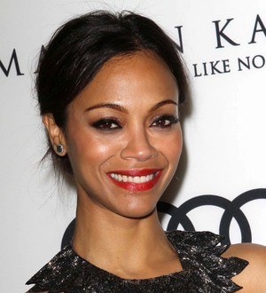 Zoe Saldana hailed a hero after car smash