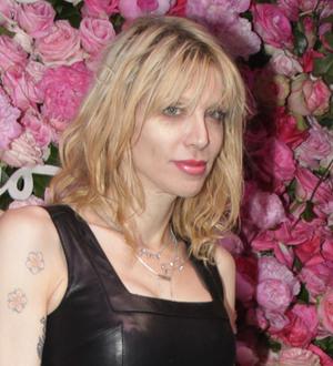 Love apologizes to daughter for Grohl rumor