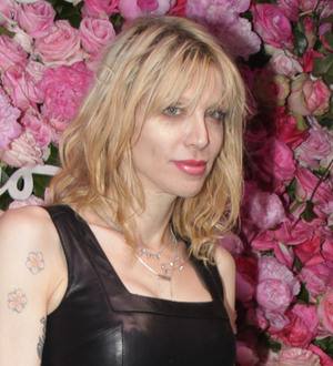 Love apologizes to daughter for Grohl rumor