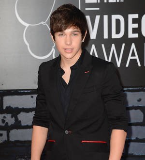 Austin Mahone fails driving test