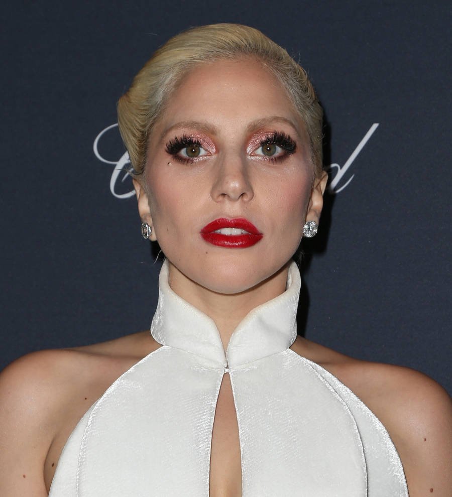 Lady Gaga learns to drive