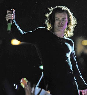 One Direction halt Dubai concert over safety fears