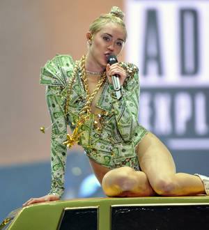 Miley Cyrus angers anti-drugs campaigners with bong snap