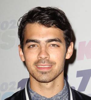 Joe Jonas volunteers in Oklahoma