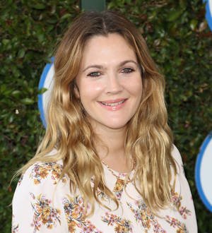 Drew Barrymore honors moms with hospital beauty bash