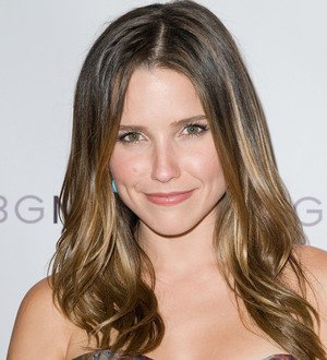 Sophia Bush offers phone calls to fans