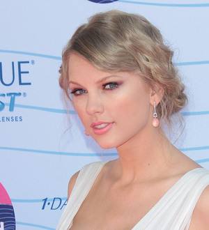 Taylor Swift to receive first-ever Generation Award at Canadian awards show