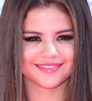 Selena Gomez sobs at Spring Breakers premiere
