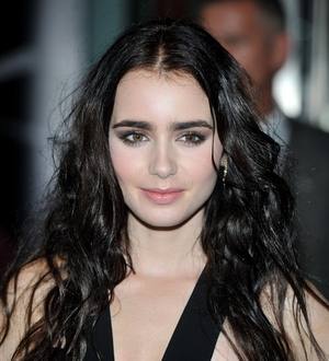 Collins and Efron spark dating rumors