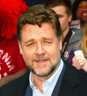 Russell Crowe's Robin Hood props taken by thieves