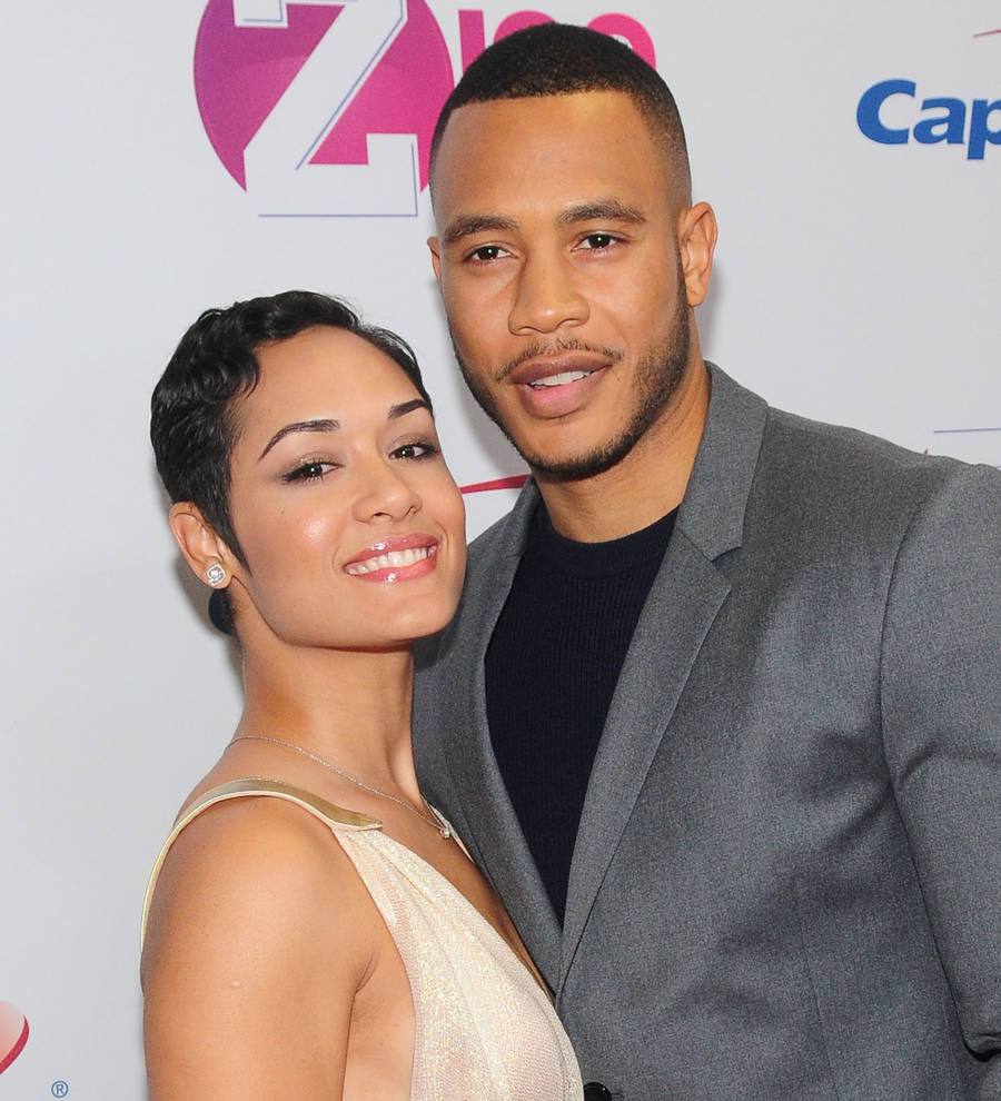 Empire stars 'wed in secret beach ceremony'