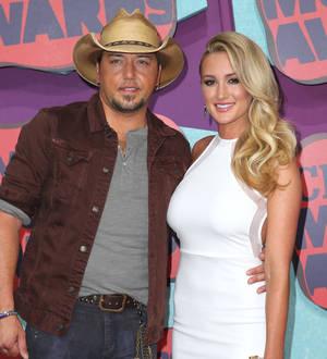 Jason Aldean engaged to Brittany Kerr
