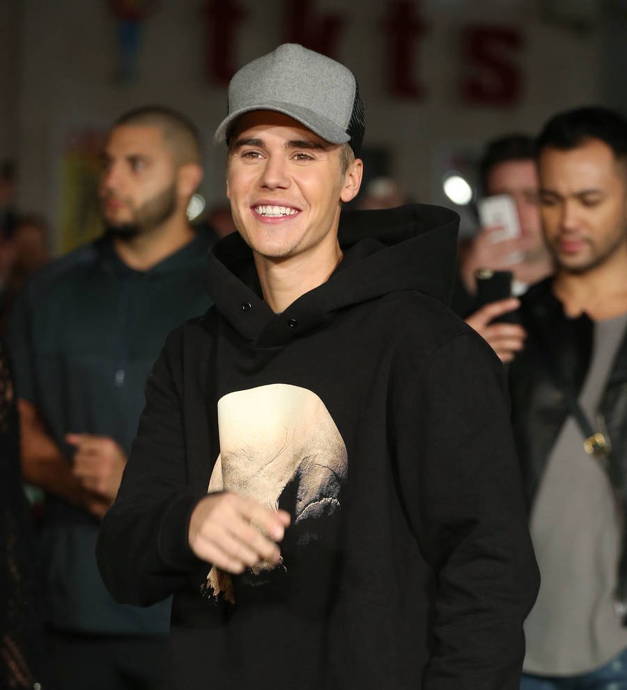 Justin Bieber planning movie for new album - report