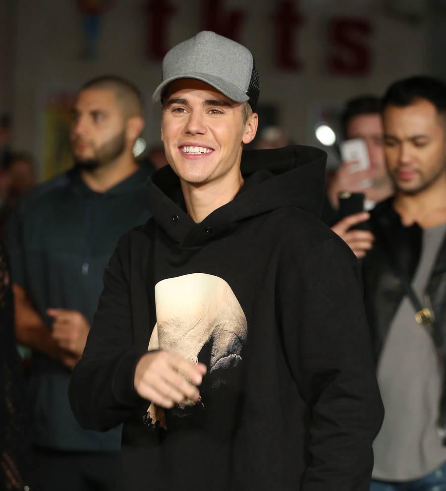 Justin Bieber planning movie for new album - report