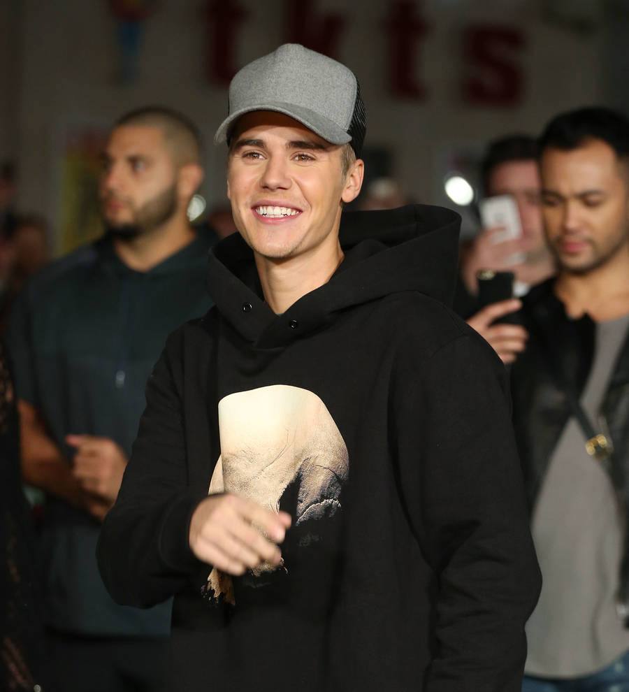 Justin Bieber planning movie for new album - report