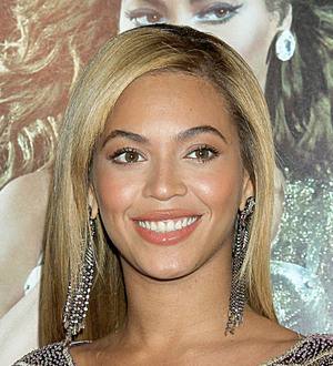 Beyonce confirms Glastonbury gig