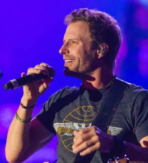Dierks Bentley live-tweets as car breaks down