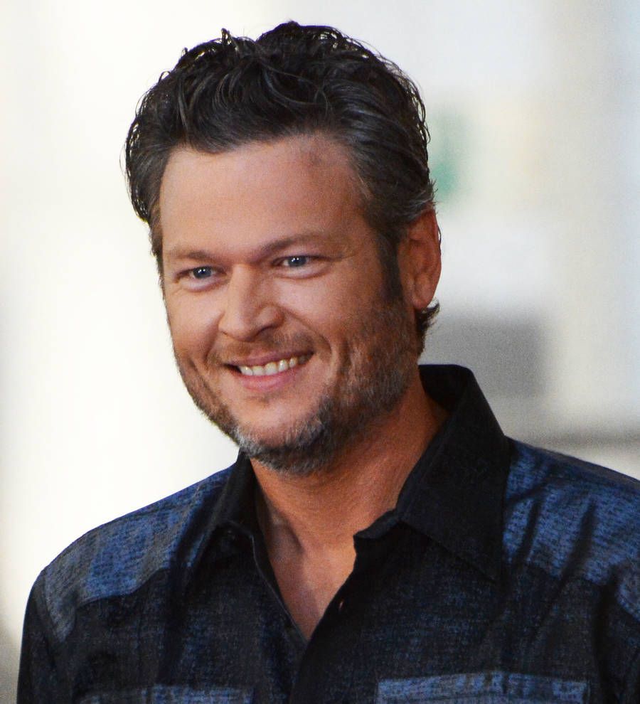 Blake Shelton treats Gwen Stefani and her kids to Labor Day on the lake