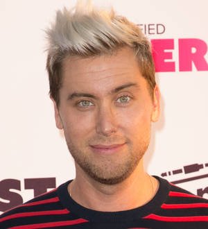 Lance Bass plotting Christmas wedding - report