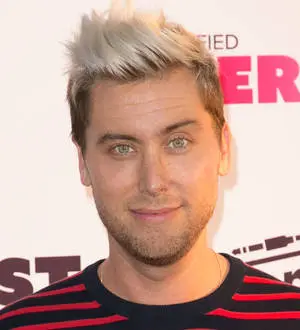 Lance Bass plotting Christmas wedding - report