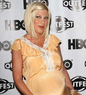 Tori Spelling gives birth to daughter