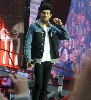 Zayn Malik throws funfair-themed bash for fiancee