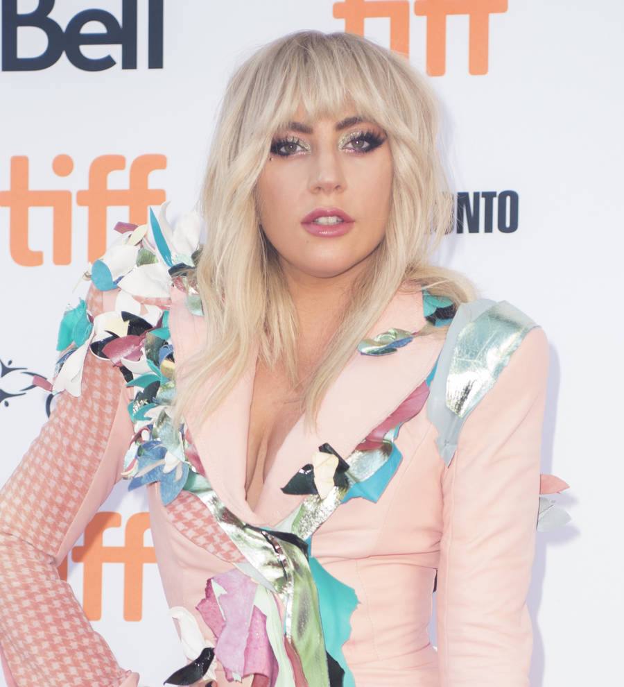 Lady Gaga postpones European tour due to health problems