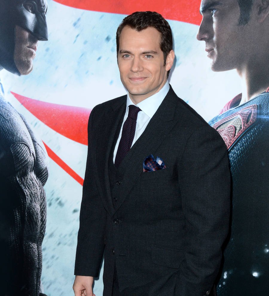 Henry Cavill leads Batman v Superman stars in defense of film