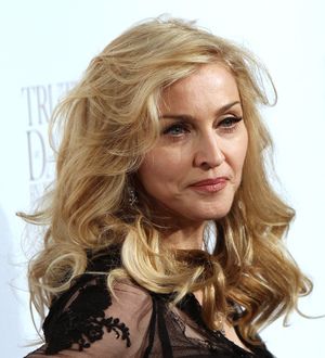 Madonna booed after late show start