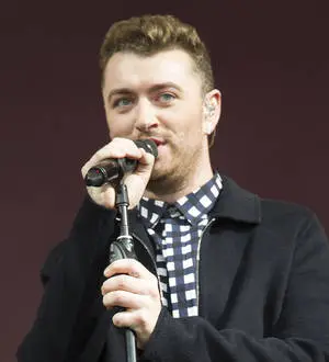 Sam Smith honors fellow Brit Winehouse with Lollapalooza cover
