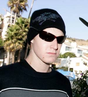 Warrant issued for Redmond O'Neal's arrest