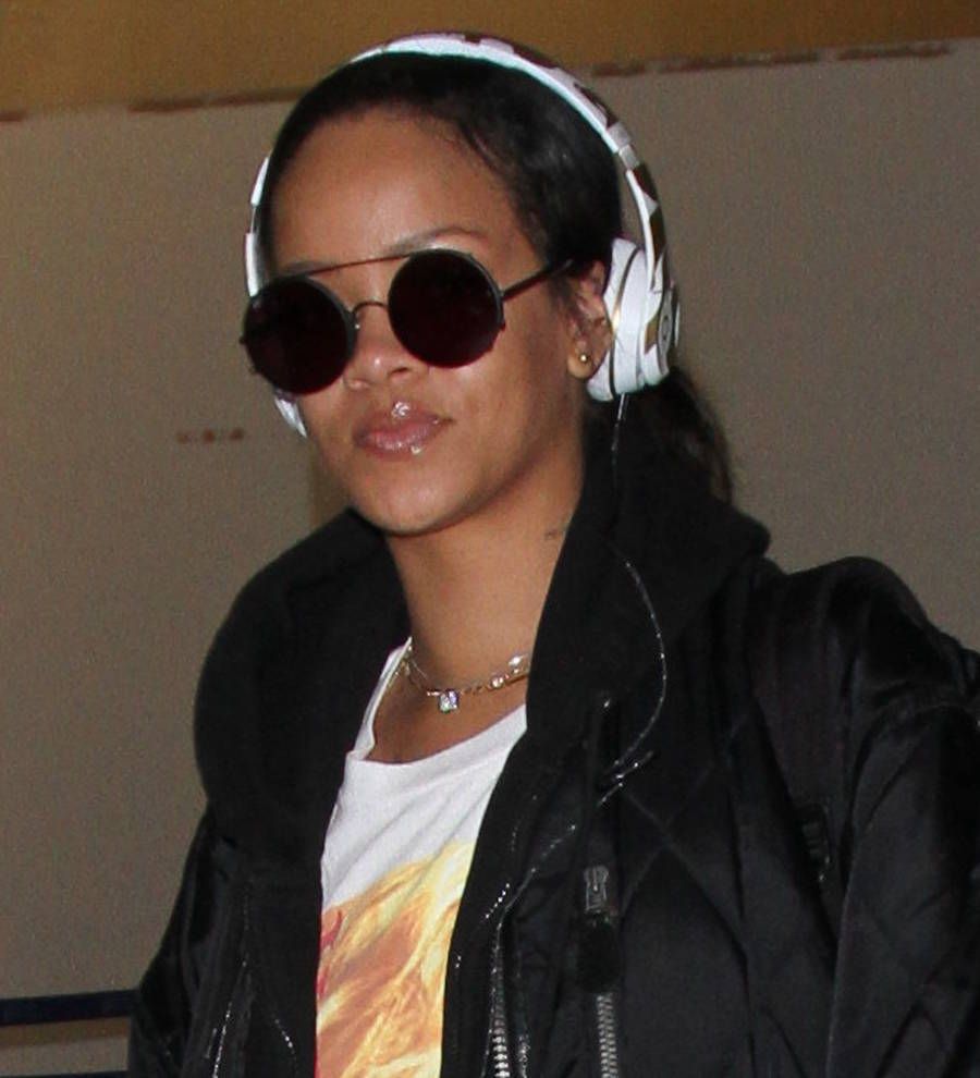 Rihanna recovers from illness for birthday bash