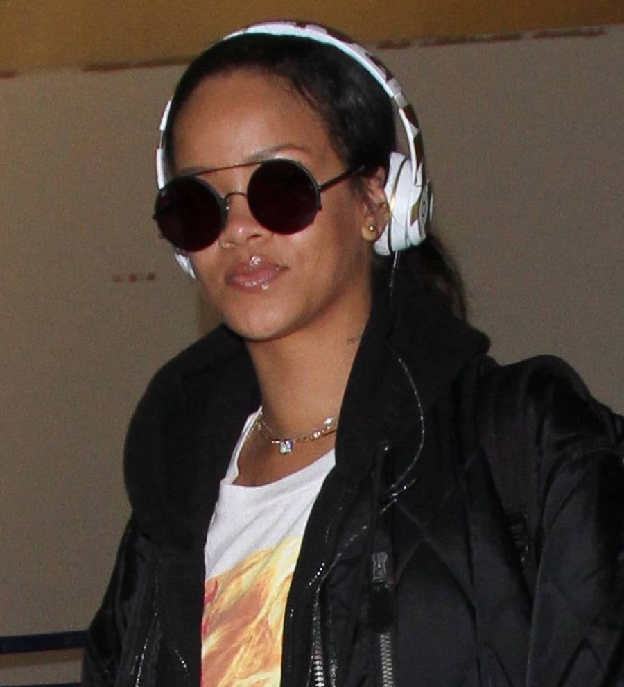 Rihanna recovers from illness for birthday bash