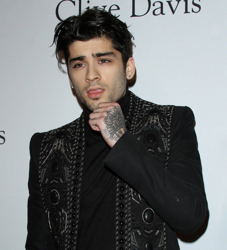 Zayn Malik detained for three hours by airport security on first trip to America