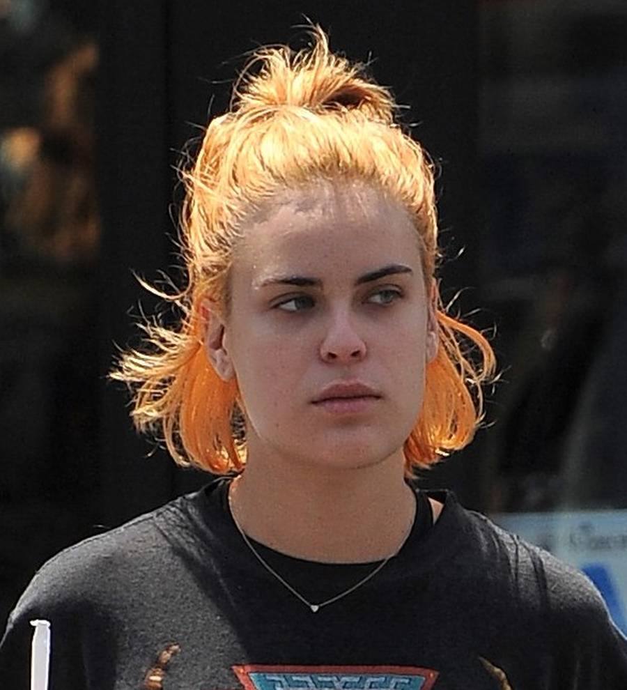 Tallulah Willis frees the nipple in provocative photo shoot