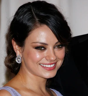 Soldier wants Kunis as his marine ball date