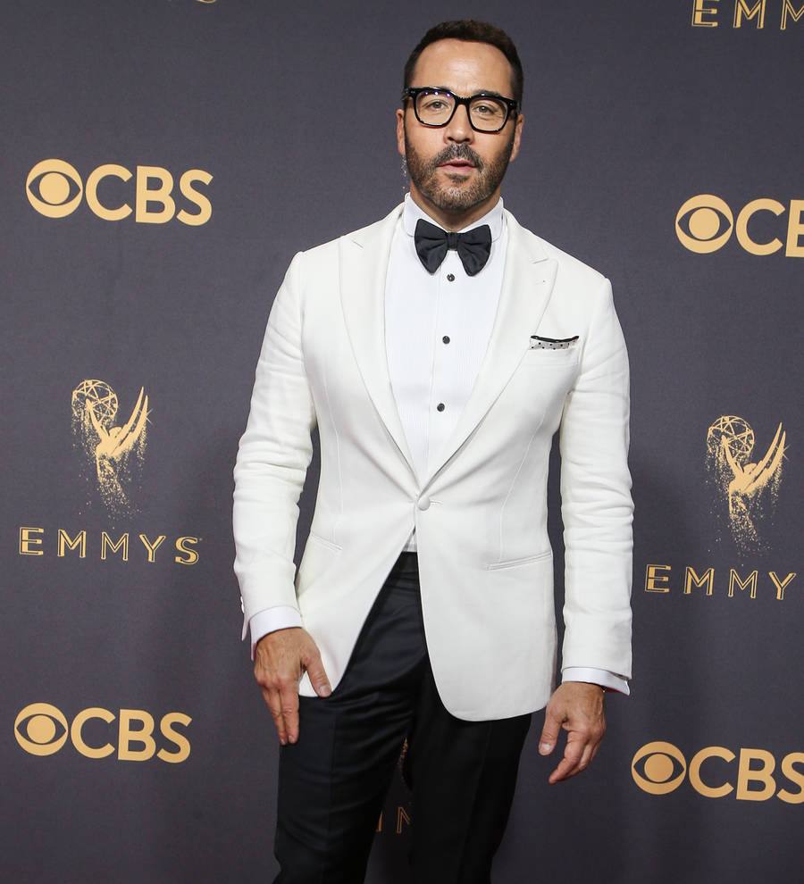 Jeremy Piven denies groping Entourage actress