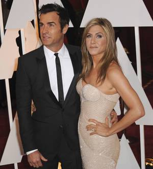 Jennifer Aniston starts life as Mrs. Theroux in Bora Bora - report