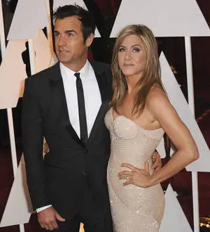 Jennifer Aniston starts life as Mrs. Theroux in Bora Bora - report