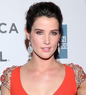 Cobie Smulders' disastrous runway fall