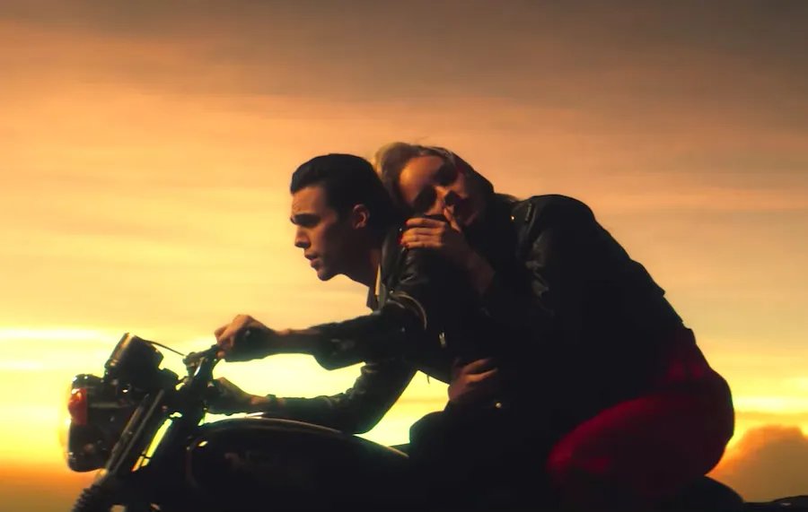 Rising Star Stephen Sanchez Releases Revolutionary Visual Album!