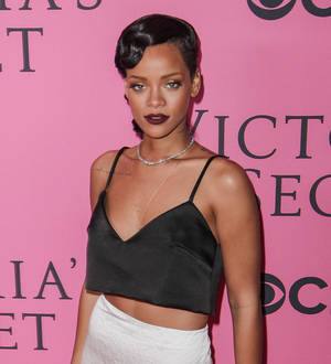 Rihanna donates to Sandy relief efforts