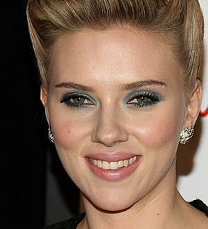 Scarlett Johansson dismisses rumors of family rift