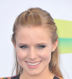 Kristen Bell tackling water saving challenge