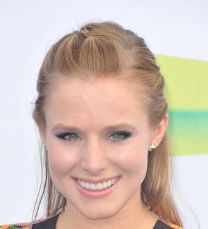 Kristen Bell tackling water saving challenge