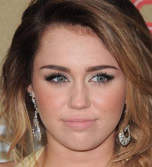 Miley Cyrus and Emma Roberts honour CNN heroes