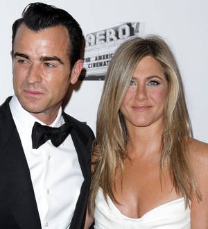 Jennifer Aniston's rep: 'Star is not pregnant with twins'