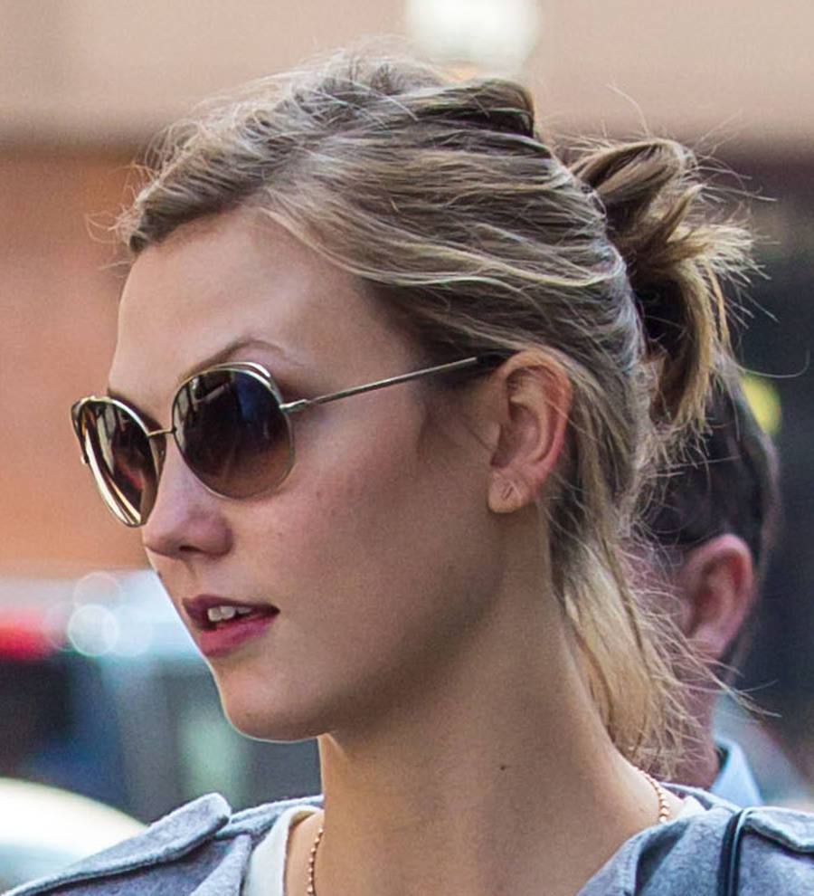 Karlie Kloss stands up for her squad