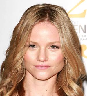 Lindsay Pulsipher replacing Hilary Duff in Bonnie + Clyde